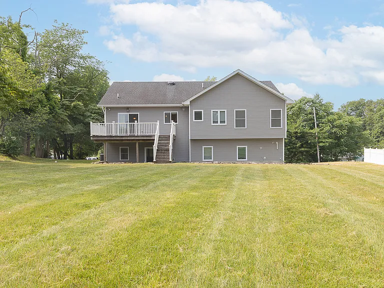 69 Heights Rd — Photo 2