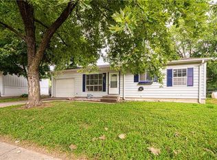 2405 Cardinal Ln, Saint Joseph, MO 64503