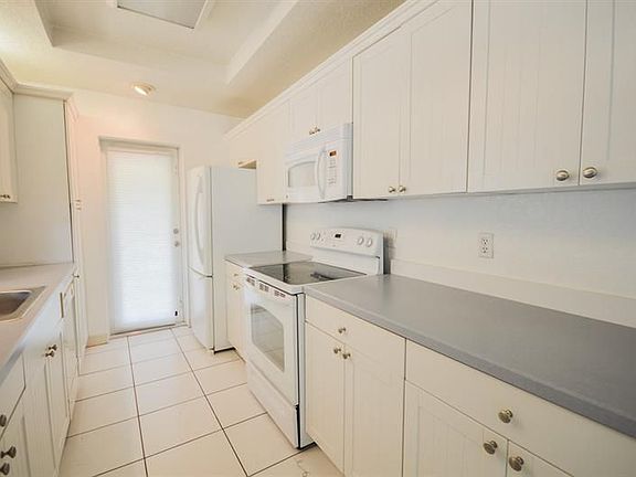 5th image of 1641 NE 3rd Ct APT 4