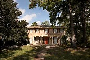 553 Roanoke Dr