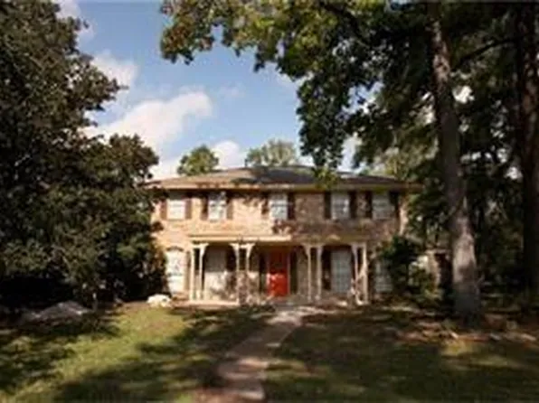 553 Roanoke Dr, Conroe, TX 77302
