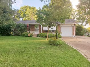 9925 Lakeford Ln, Saint Louis, MO 63123