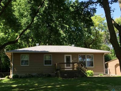 413 Regal Cir, Crooks, SD, 57020