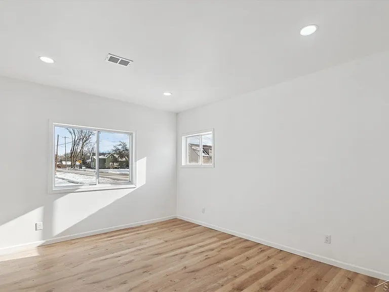 356 Shattuck Rd — Photo 4