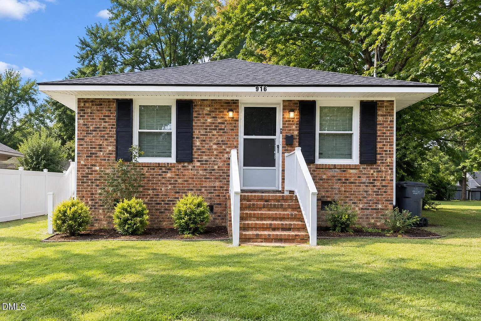 3 bed, 1.0 bath, $1,150 — Photo 1