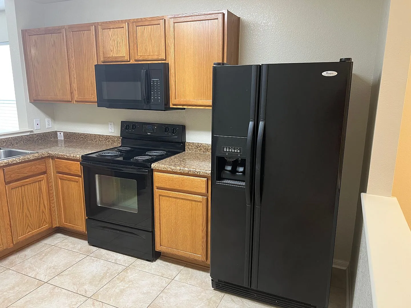 3 bed, 2.0 bath, 1416 sqft, $1,450 — Photo 3