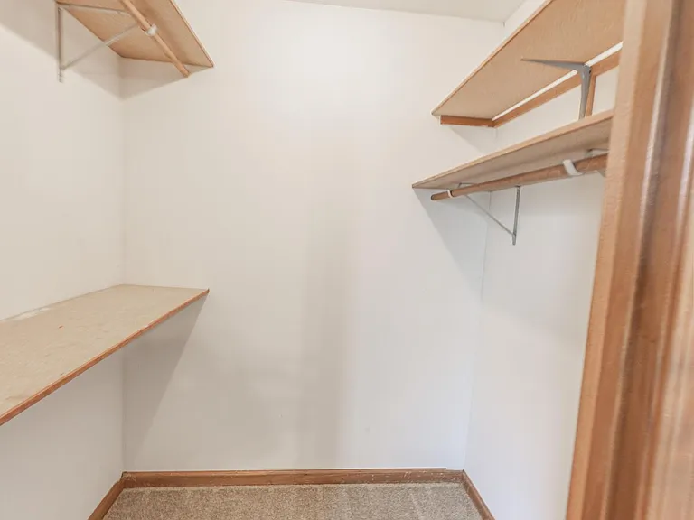 44 Arlington Ct — Photo 27