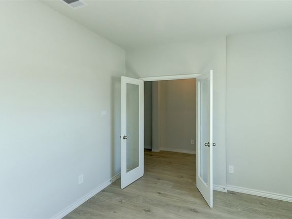3rd image of 6105 Eldora Dr