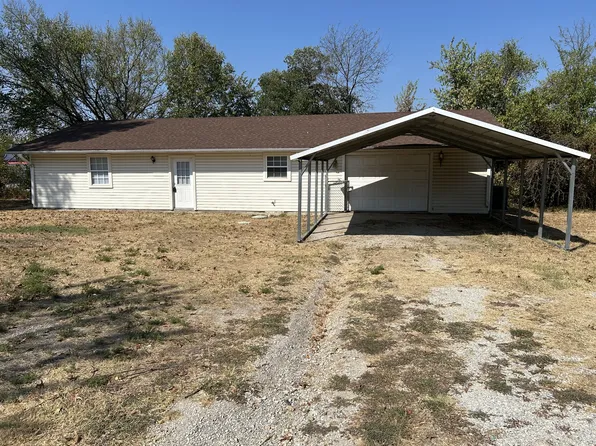 1745 N Dovetail Ln, Joplin, MO 64801