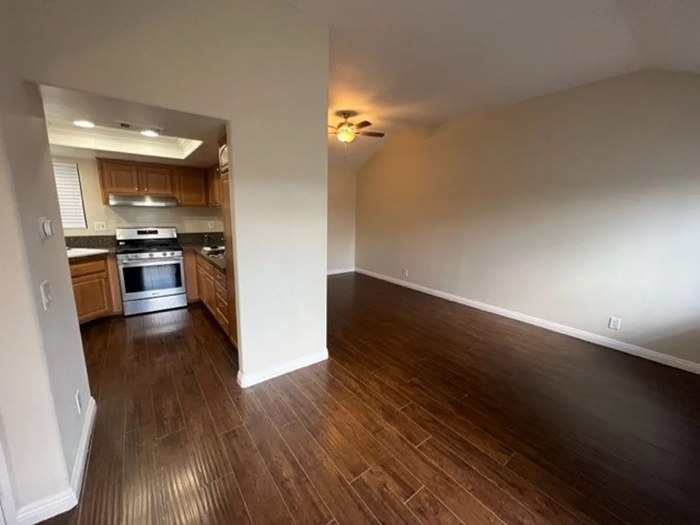 Villa Mira: Upper 2 Bedroom 1 Bath Condo — Photo 4