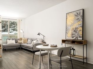 48 Suncrest Blvd #111, Markham, ON L3T 7Y5