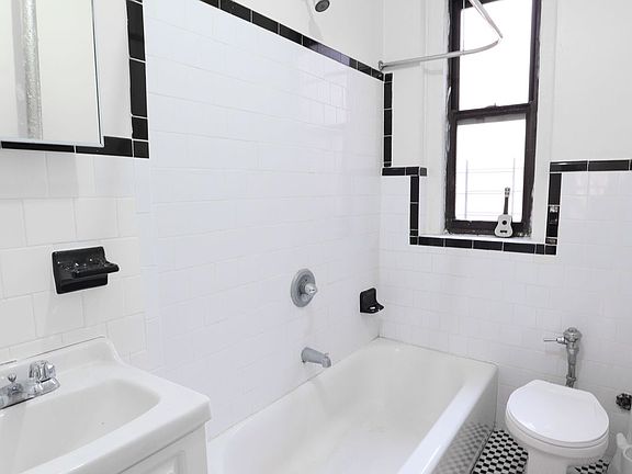 5th image of 30 Cooper St APT 3E