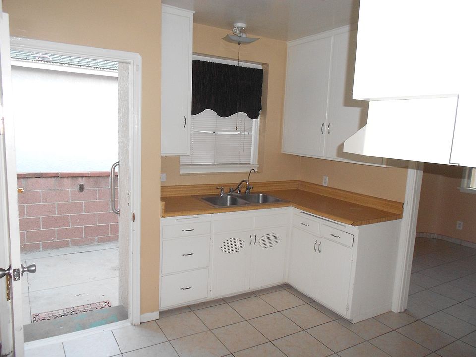 1st image of 8978 Burke Ave