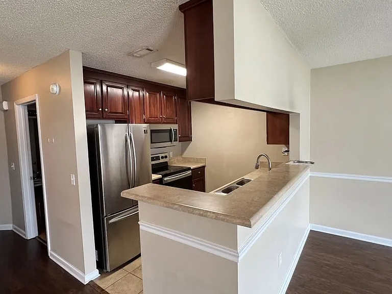 183 Concord Ave — Photo 4