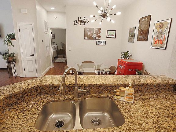 3rd image of 13425 Fountainbleau Dr #3