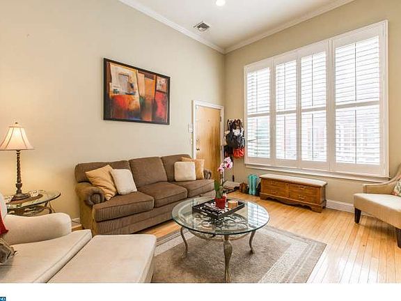 5th image of 1905 Green St Unit 4