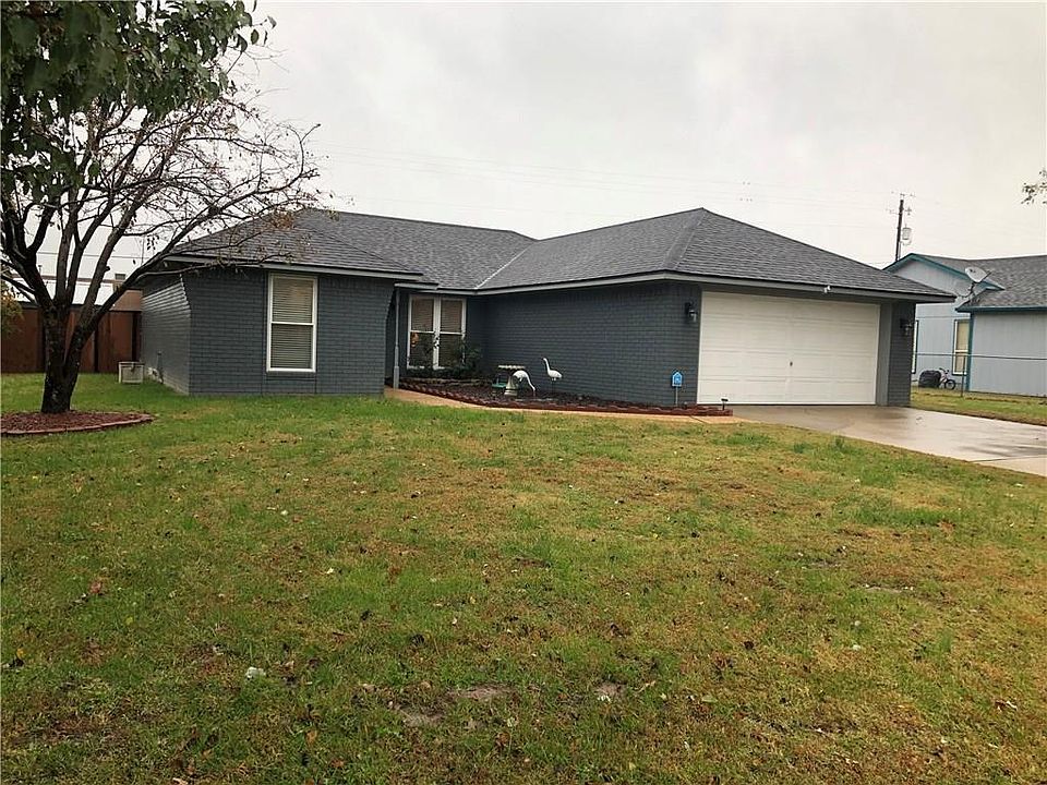 1st image of 203 Glenwood Pl