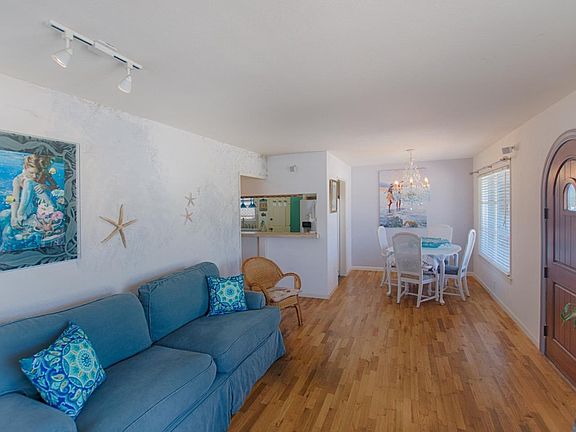 4th image of 4700 Portola Dr
