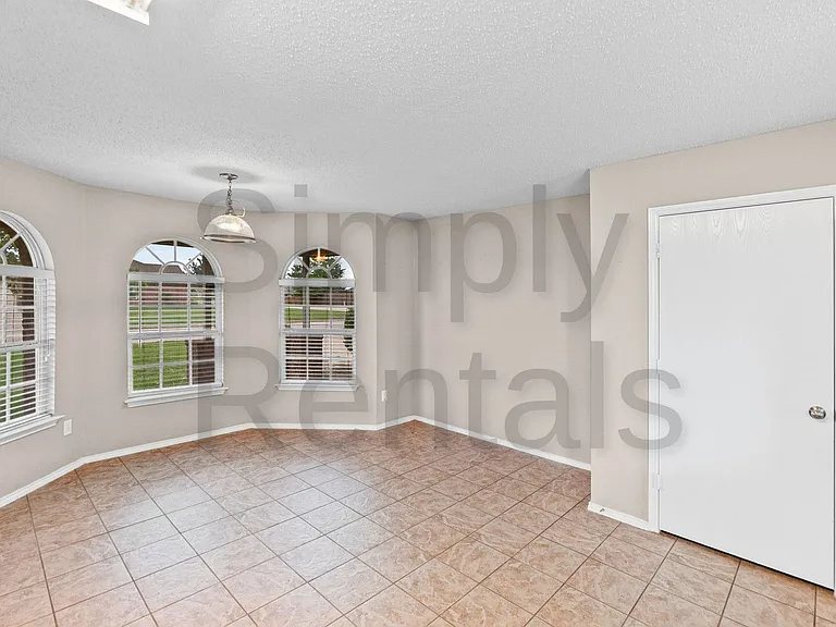 6915 Justin Ln — Photo 15