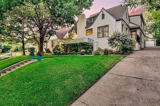 1st image of 6815 Vivian Ave