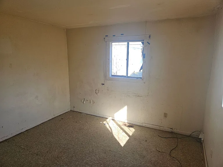 910 Woodward Ave — Photo 9