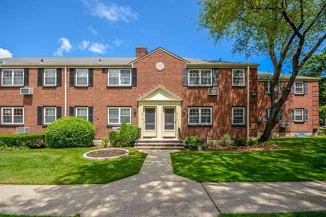 2 bed, $2,800 — Photo 2