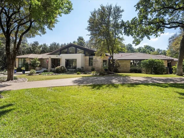 8225 Ashbriar Ln, Fort Worth, TX 76126