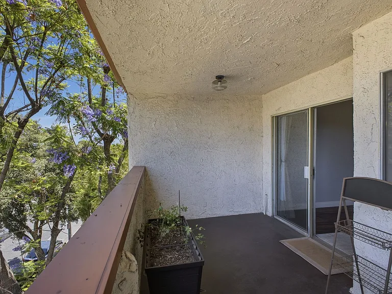2444 E Del Mar Blvd #305 — Photo 9