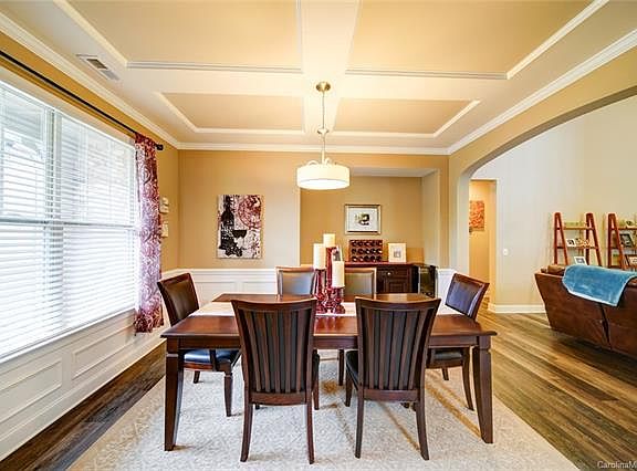 5th image of 15442 Oleander Dr