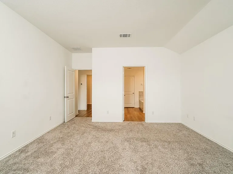 341 Madrid St — Photo 16