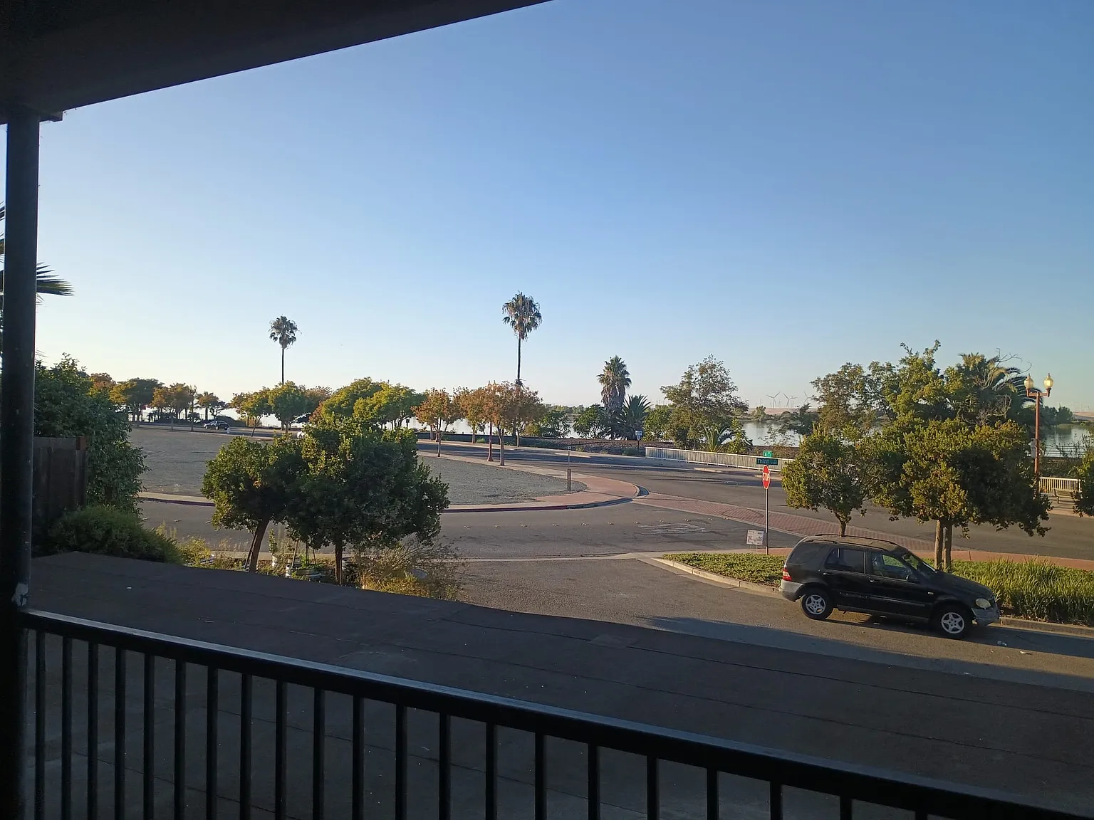 2 bed, 700 sqft, $2,300 — Photo 3