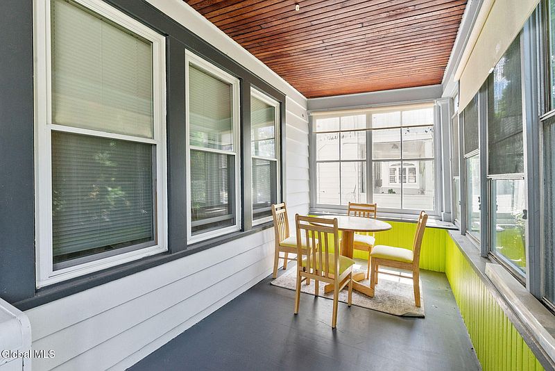 4th image of 60 Pinewood Avenue