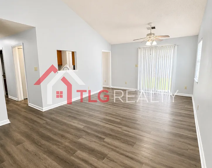 3821 Rosedown Dr — Photo 4