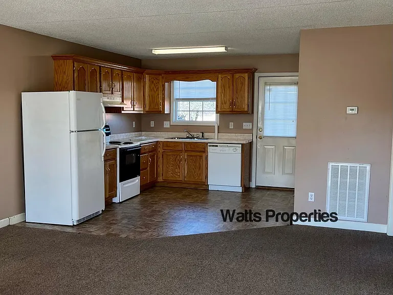154 14th Ave NW — Photo 6