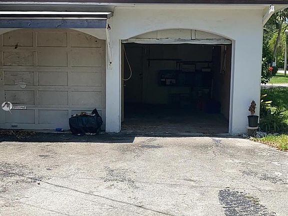 4th image of 3401 Halissee St #0