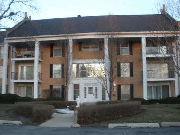 5601 Carriageway Dr APT 302, Rolling Meadows, IL 60008