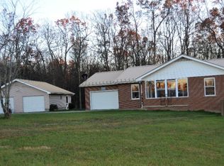 3592 Pluto Rd, Shady Spring, WV 25918