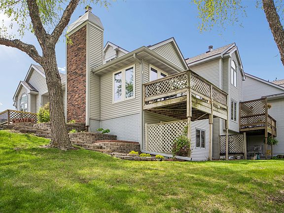 3rd image of 6809 Sharon Dr