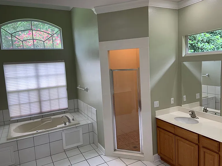 2600 Crescent Lake Ct — Photo 18