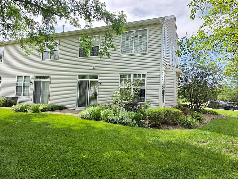 2904 Rutland Cir — Photo 20