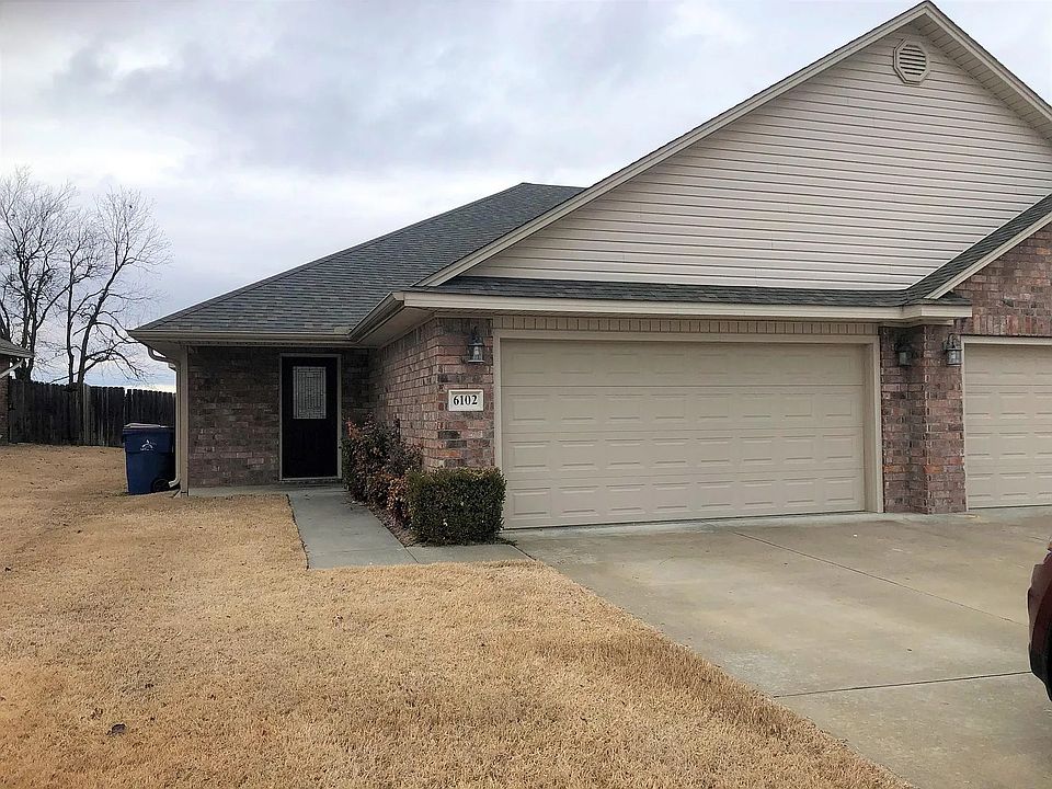 1st image of 6102 White Oak Cir
