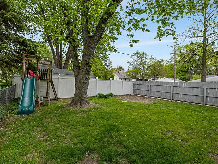 Bonus Backyard