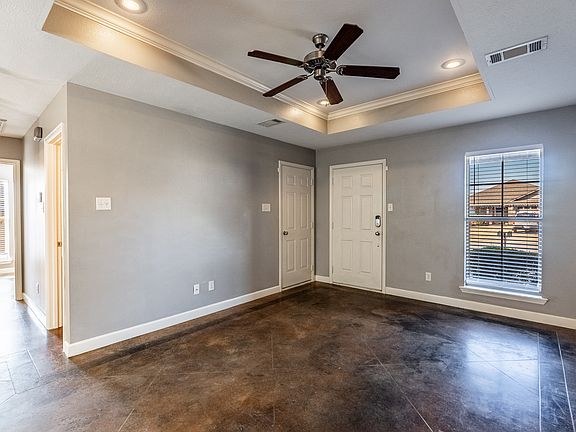 3rd image of 2330 Linda Dr