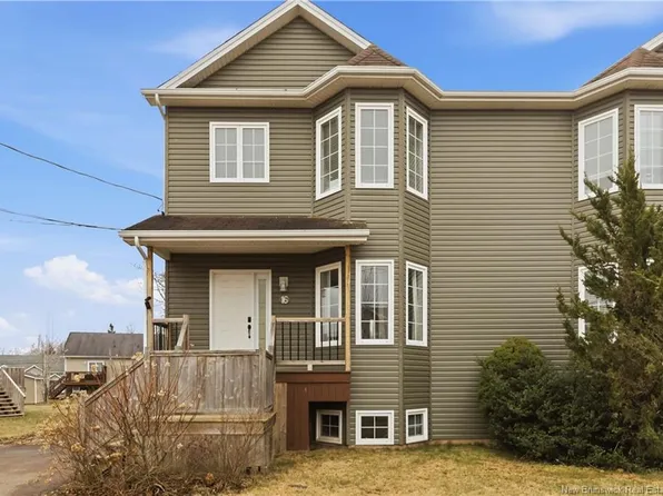 16 Carsdale Ct, Moncton, NB E1G 5G2