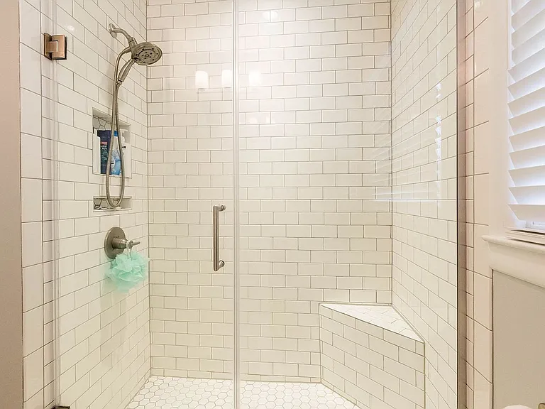 384 Barrywood Dr — Photo 6