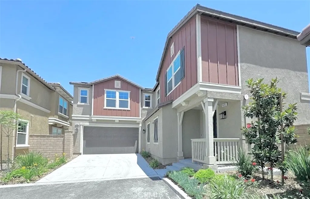 4 bed, 2100 sqft, $4,100 — Photo 2