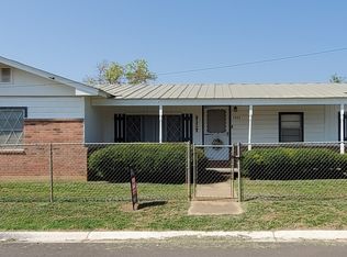 1402 Saltillo St, Cotulla, TX 78014