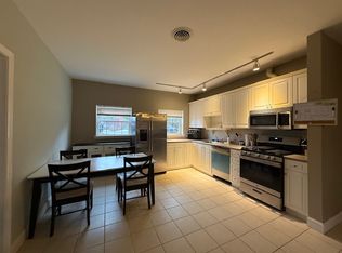 820 Lafayette Rd #D, Hampton, NH 03842