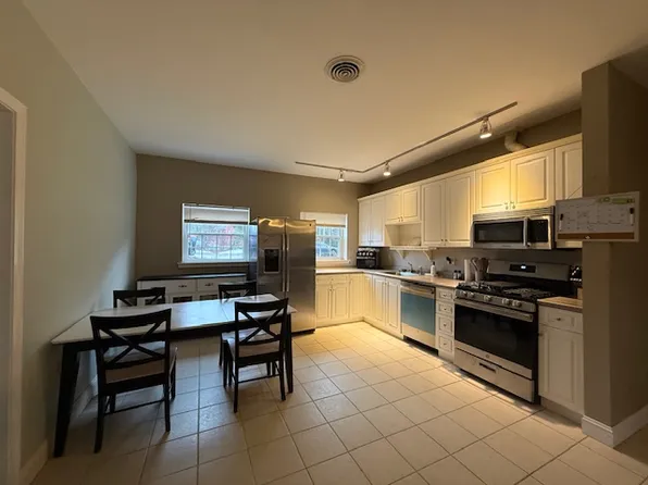 820 Lafayette Rd #D, Hampton, NH 03842