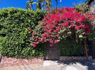 8040 Fareholm Dr, Los Angeles, CA 90046